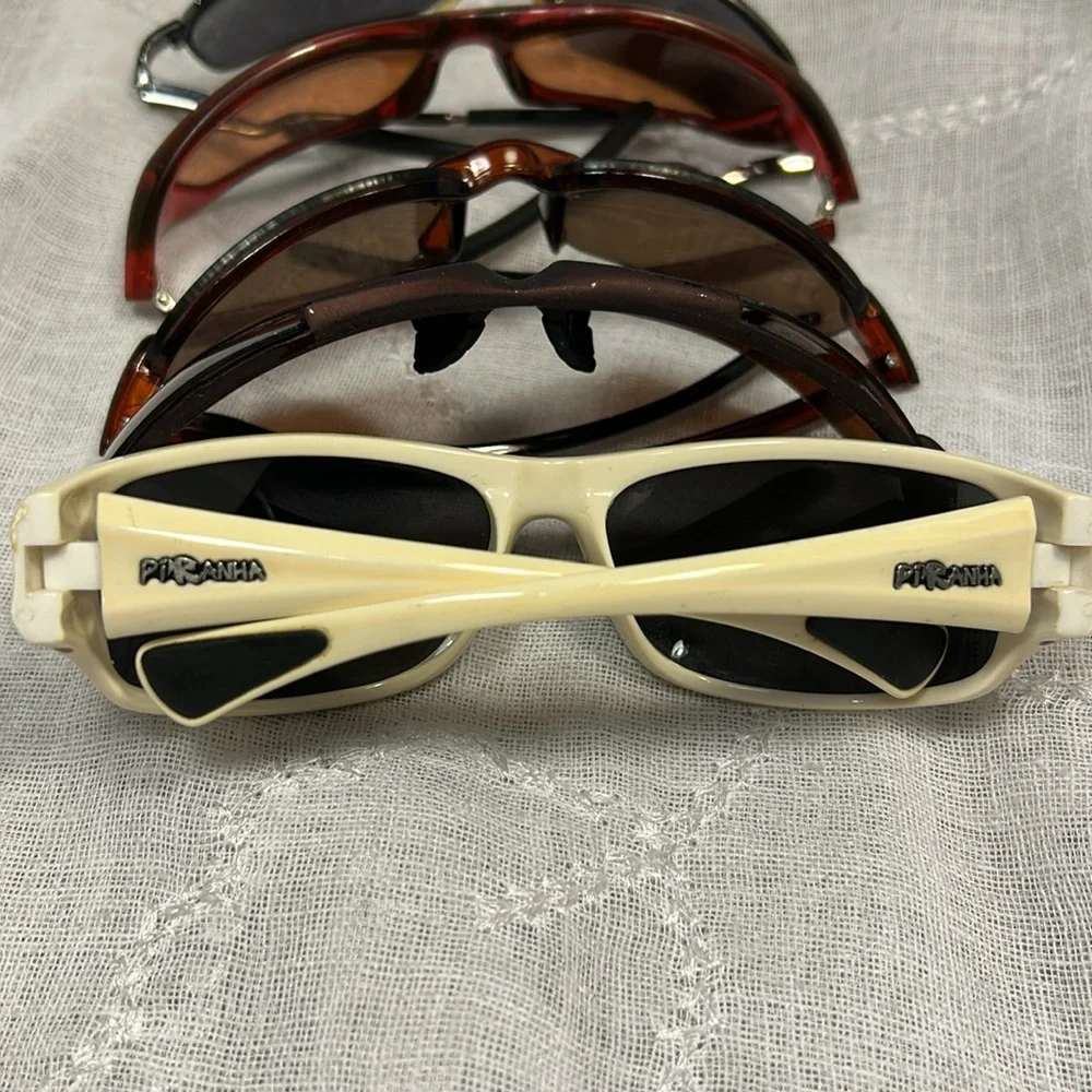 Bundle of 5 pairs of sunglasses